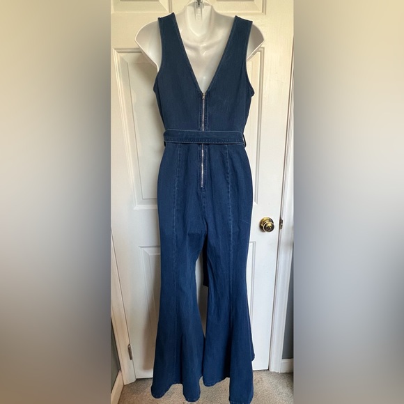 Vici v neck denim high low flare jumpsuit sz small - Picture 2 of 10